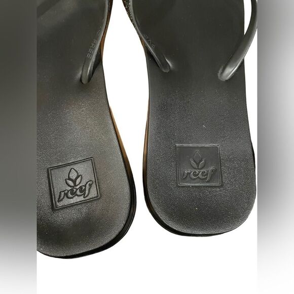 REEF black sandals 8 - 9 - Picture 3 of 5
